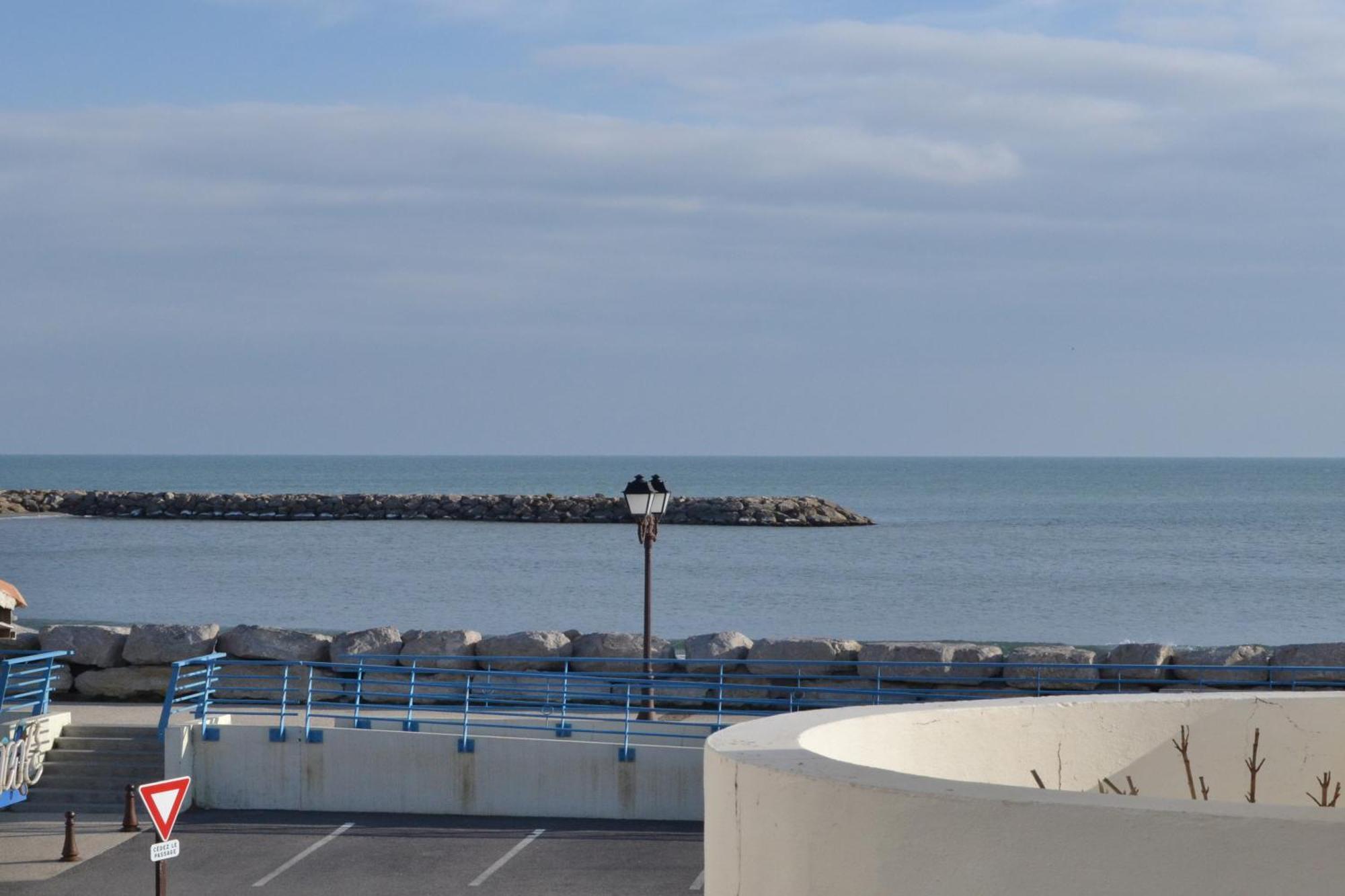 Le Dauphin Bleu Hotell Saintes-Maries-de-la-Mer Exteriör bild